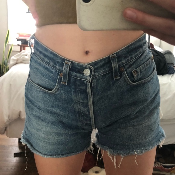 Levi’s Vintage High Rise Light Wash Shorts - Picture 6 of 8